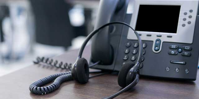 VoIP Vs Landline: Which is Better for your Business?